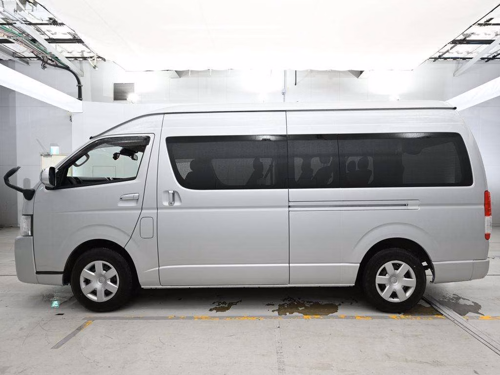 TOYOTA HIACE