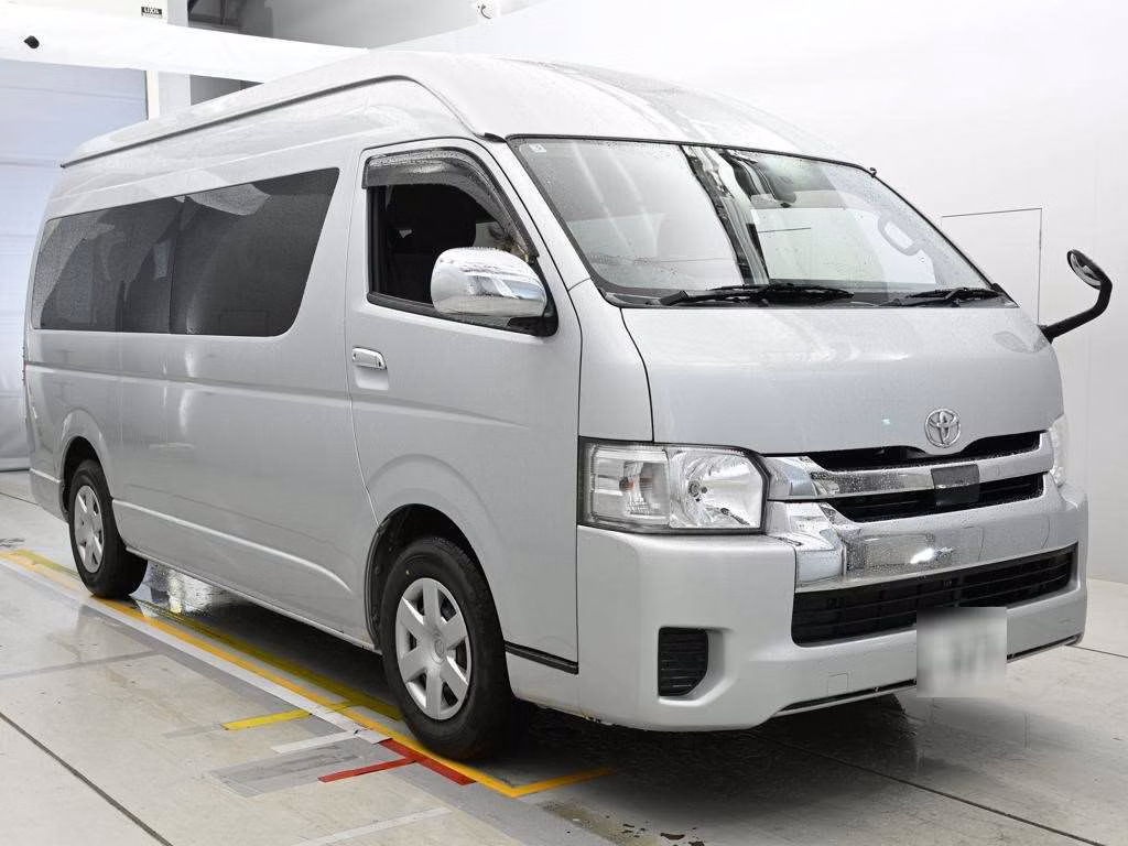 TOYOTA HIACE