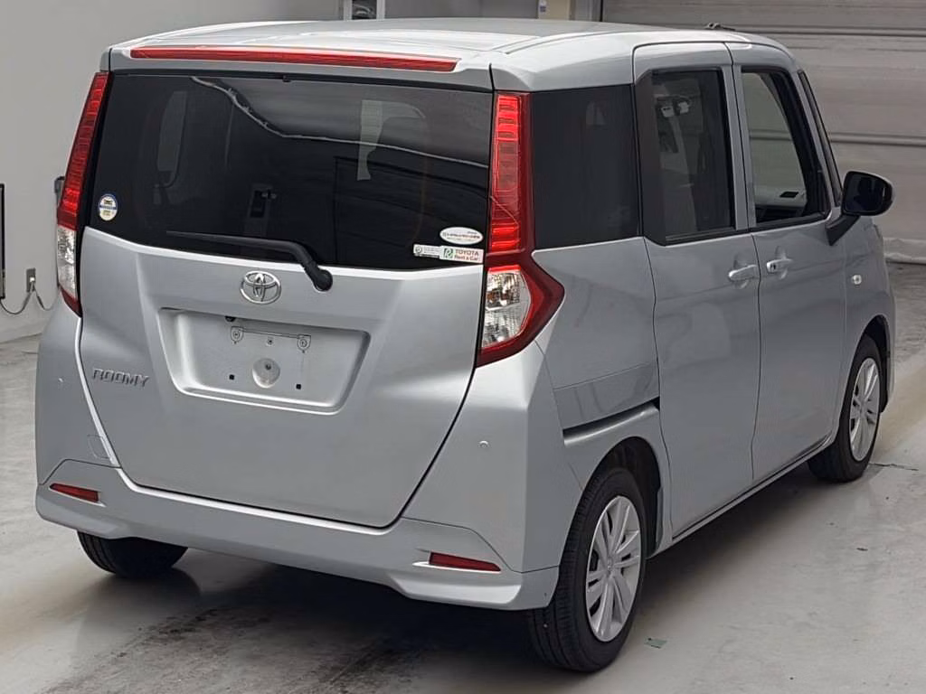 TOYOTA ROOMY