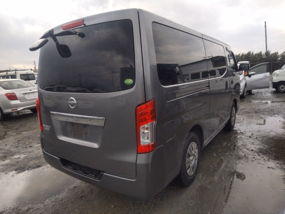 NISSAN NV350 CARAVAN