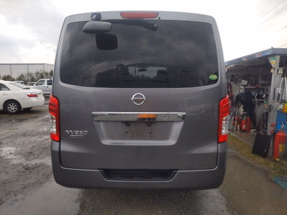 NISSAN NV350 CARAVAN