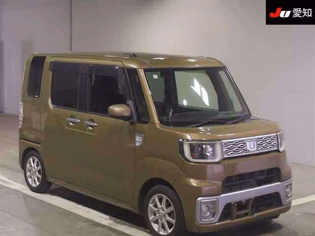 DAIHATSU WAKE