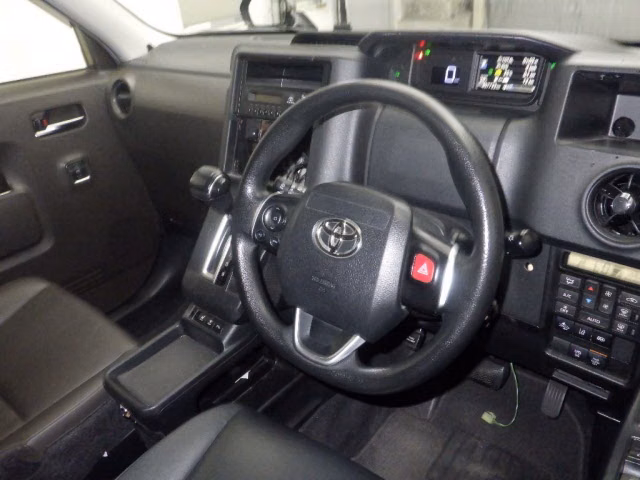 TOYOTA JPN TAXI