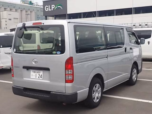 TOYOTA REGIUS ACE
