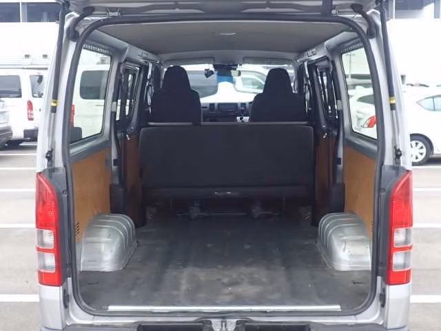 TOYOTA REGIUS ACE