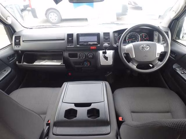 TOYOTA REGIUS ACE
