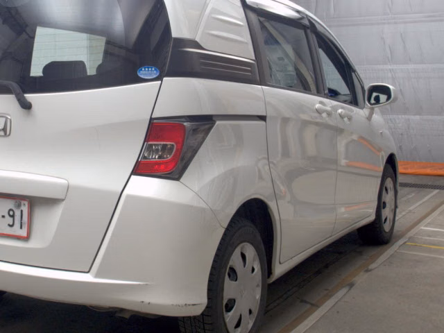 HONDA FREED SPIKE