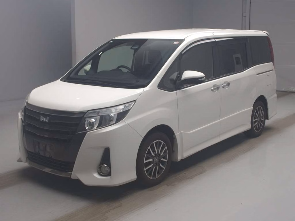TOYOTA NOAH
