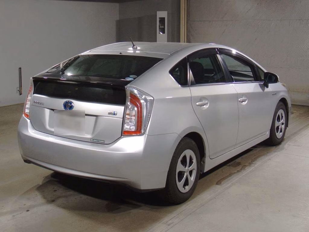 TOYOTA PRIUS