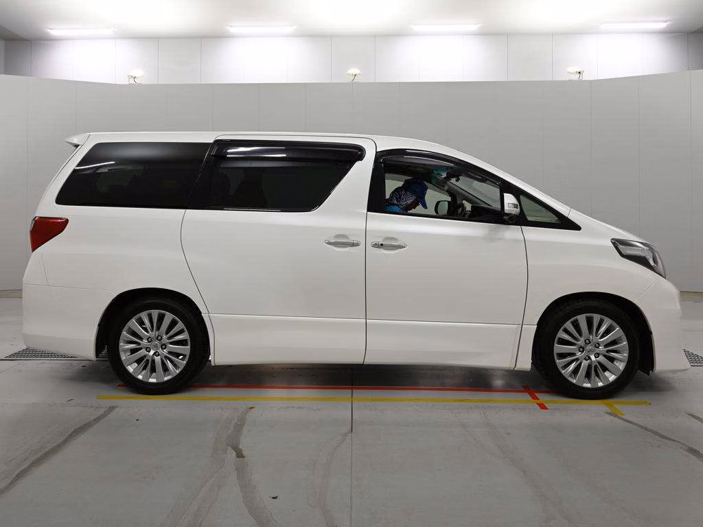 TOYOTA ALPHARD