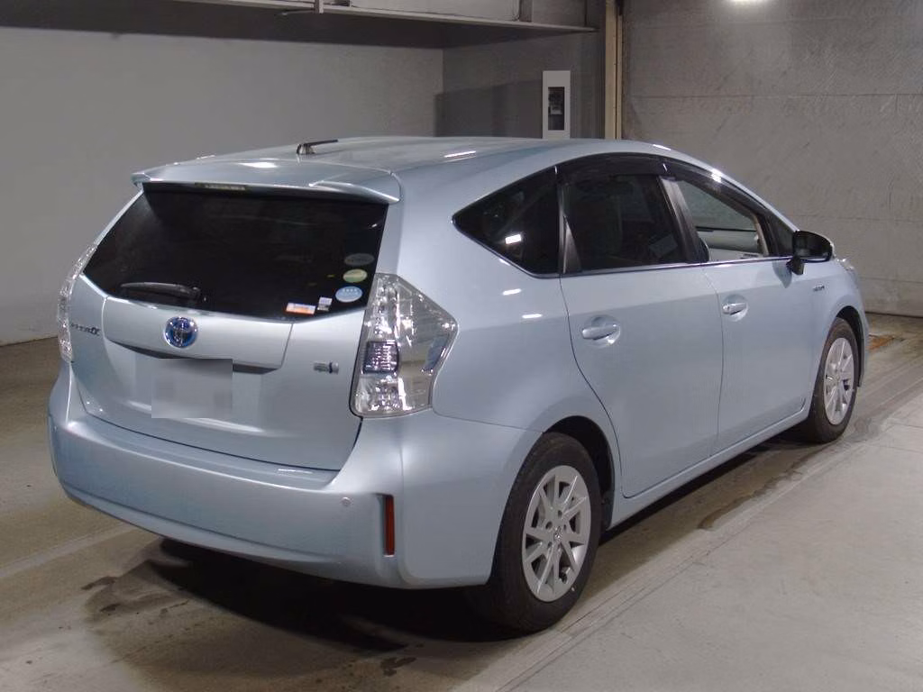 TOYOTA PRIUS ALPHA