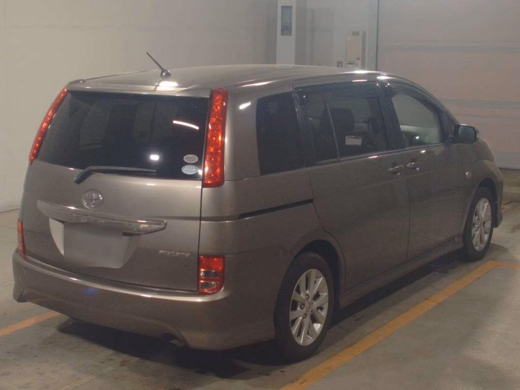 TOYOTA ISIS