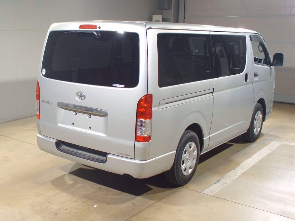TOYOTA REGIUS ACE
