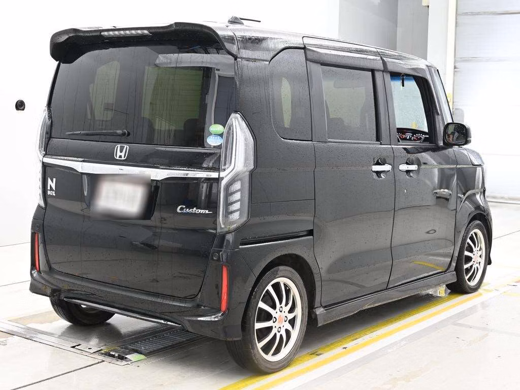 HONDA N-BOX