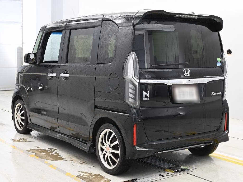 HONDA N-BOX