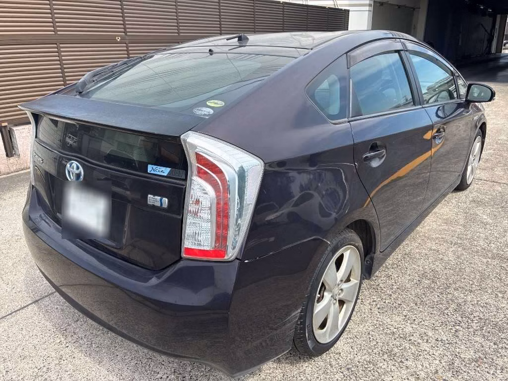 TOYOTA PRIUS