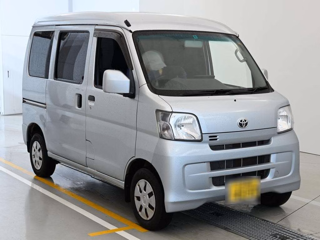 TOYOTA PIXIS VAN