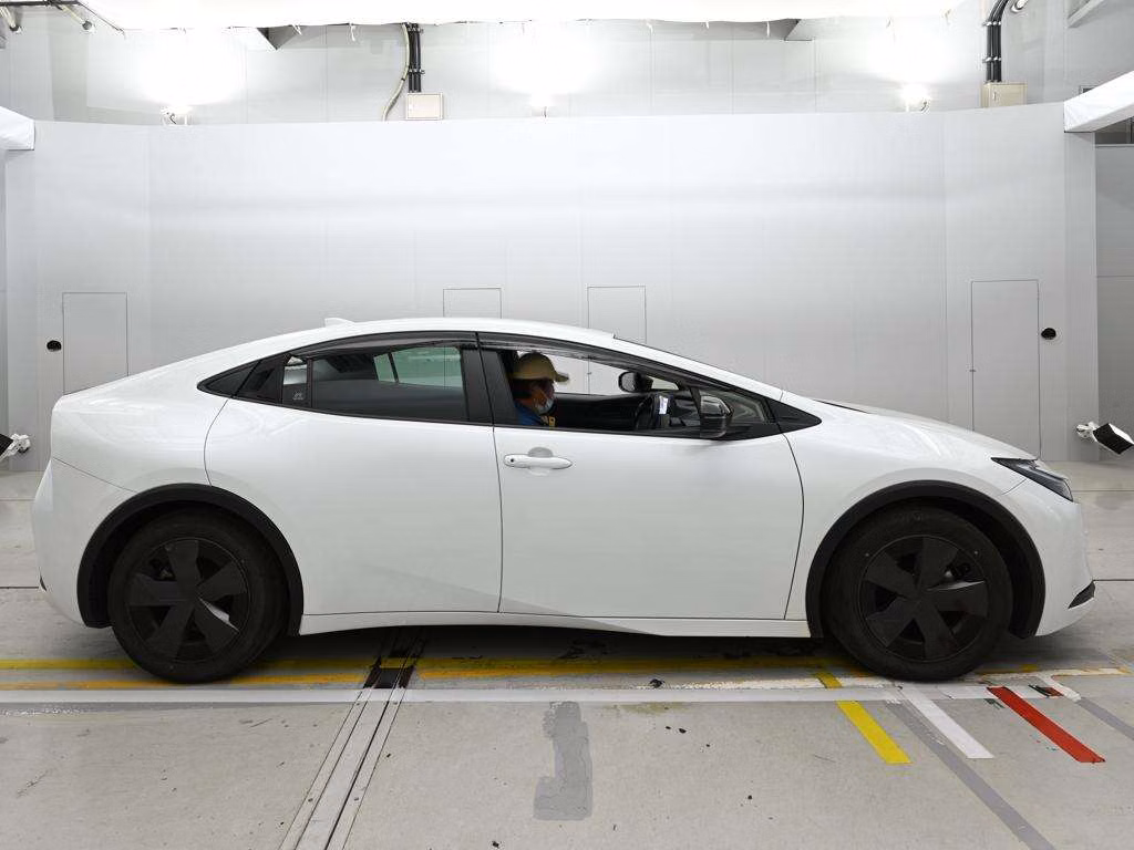 TOYOTA PRIUS
