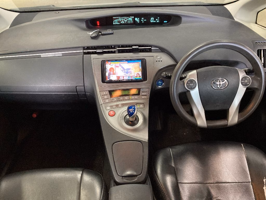 TOYOTA PRIUS
