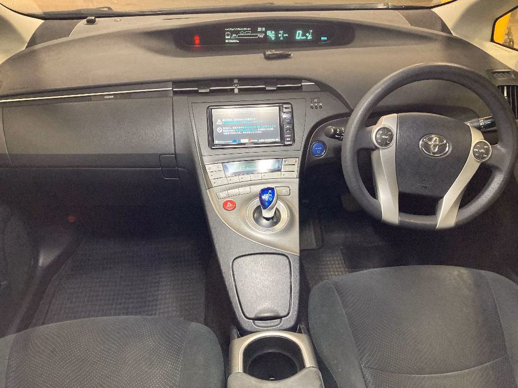 TOYOTA PRIUS