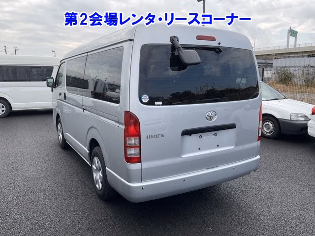 TOYOTA HIACE