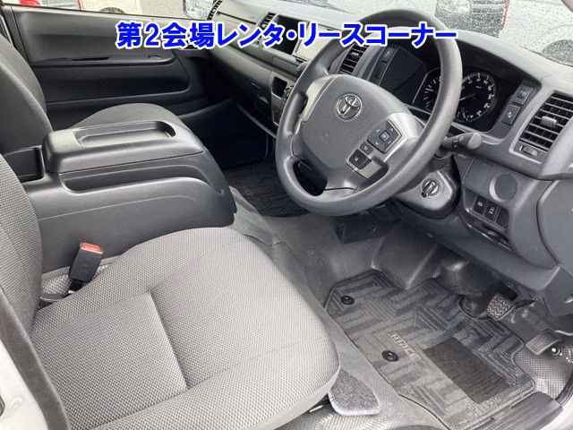 TOYOTA HIACE