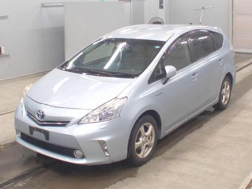 TOYOTA PRIUS ALPHA