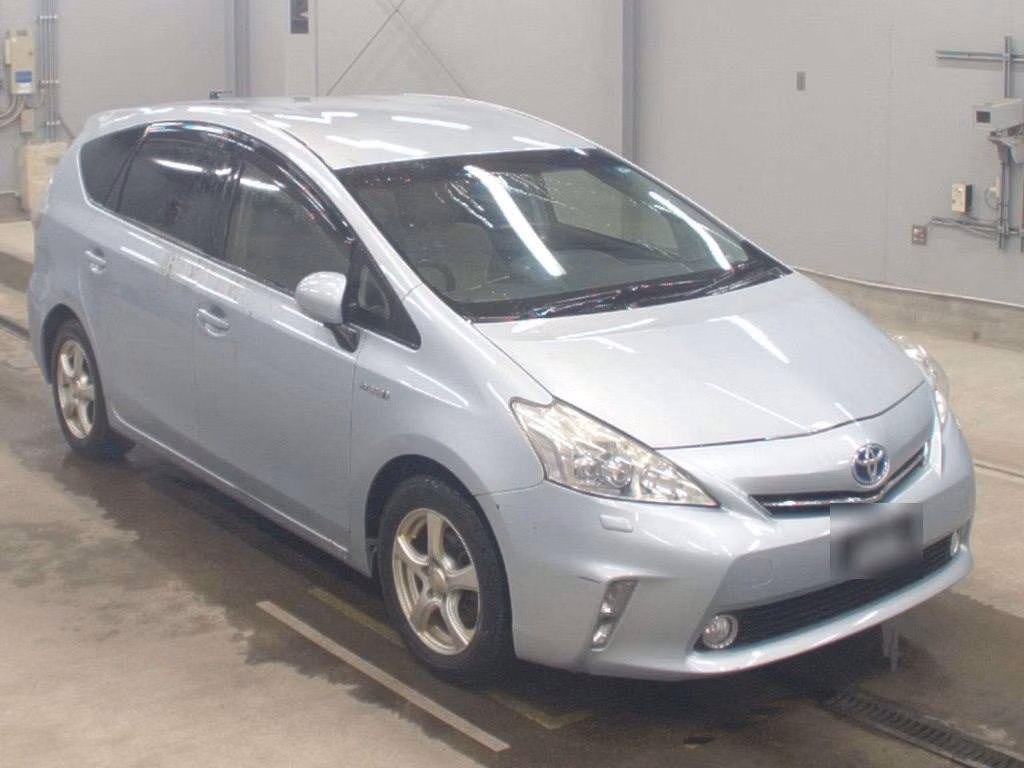 TOYOTA PRIUS ALPHA