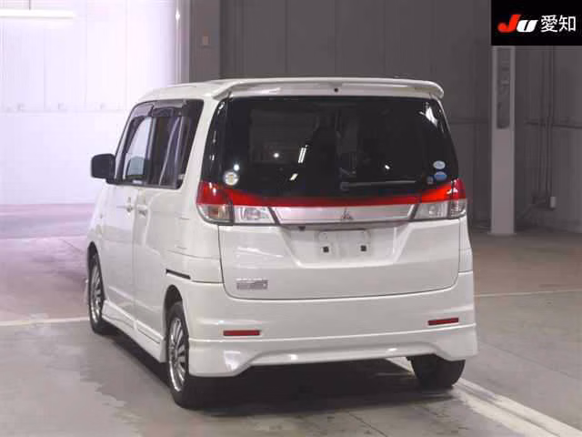 MITSUBISHI DELICA D:2