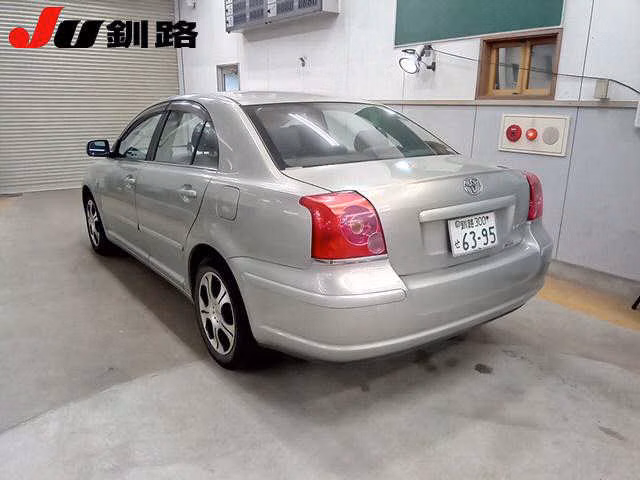TOYOTA AVENSIS