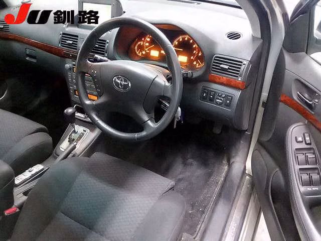 TOYOTA AVENSIS