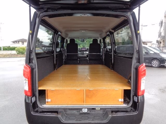 NISSAN NV350 CARAVAN