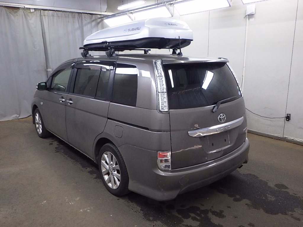 TOYOTA ISIS