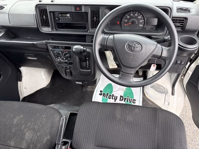 TOYOTA PIXIS VAN