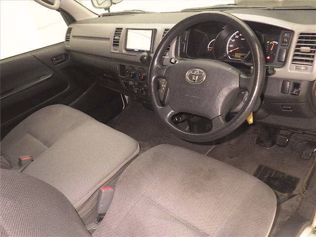 TOYOTA REGIUS ACE