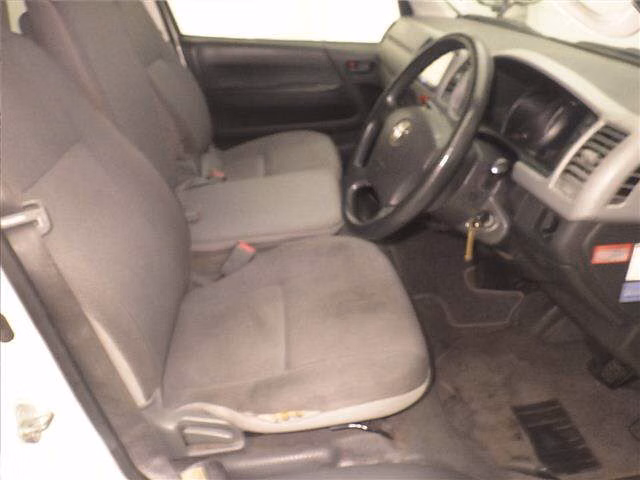 TOYOTA REGIUS ACE