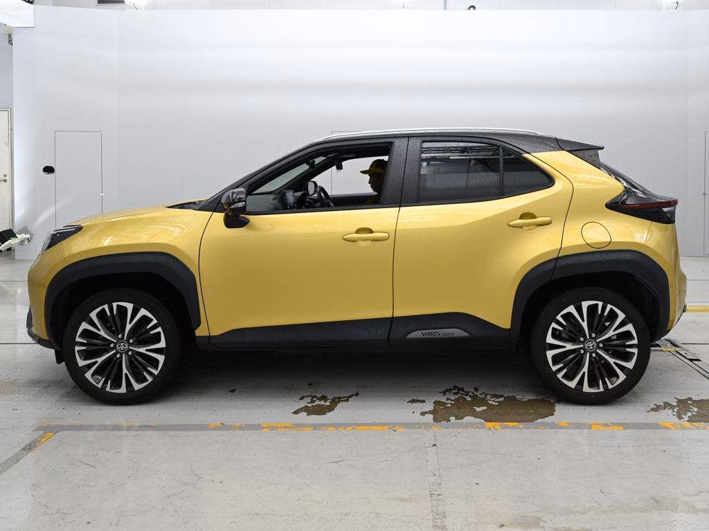 TOYOTA YARIS CROSS