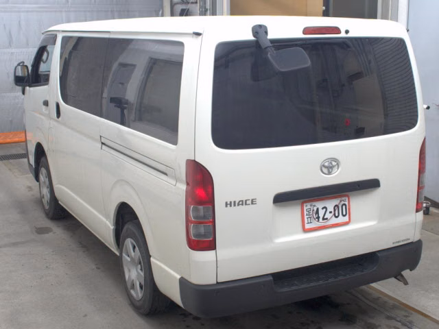 TOYOTA REGIUS ACE