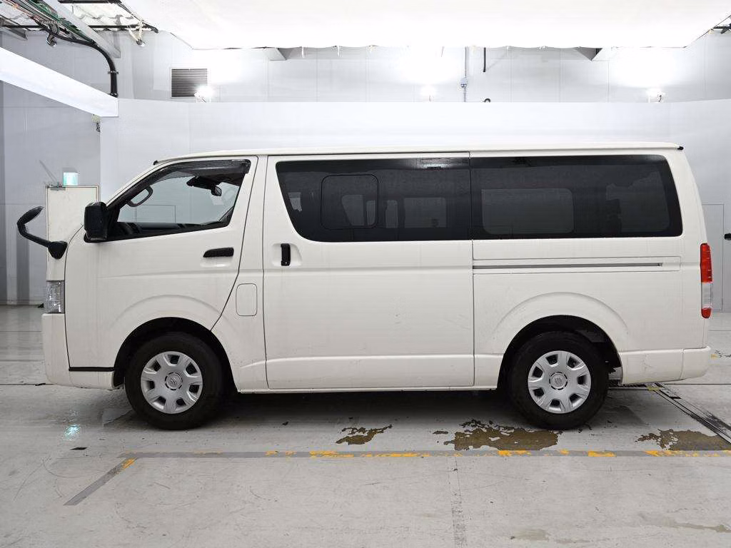 TOYOTA REGIUS ACE