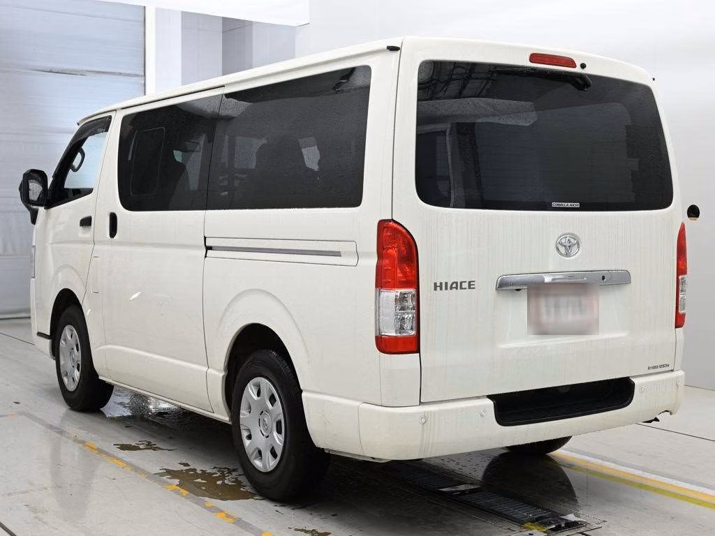 TOYOTA REGIUS ACE