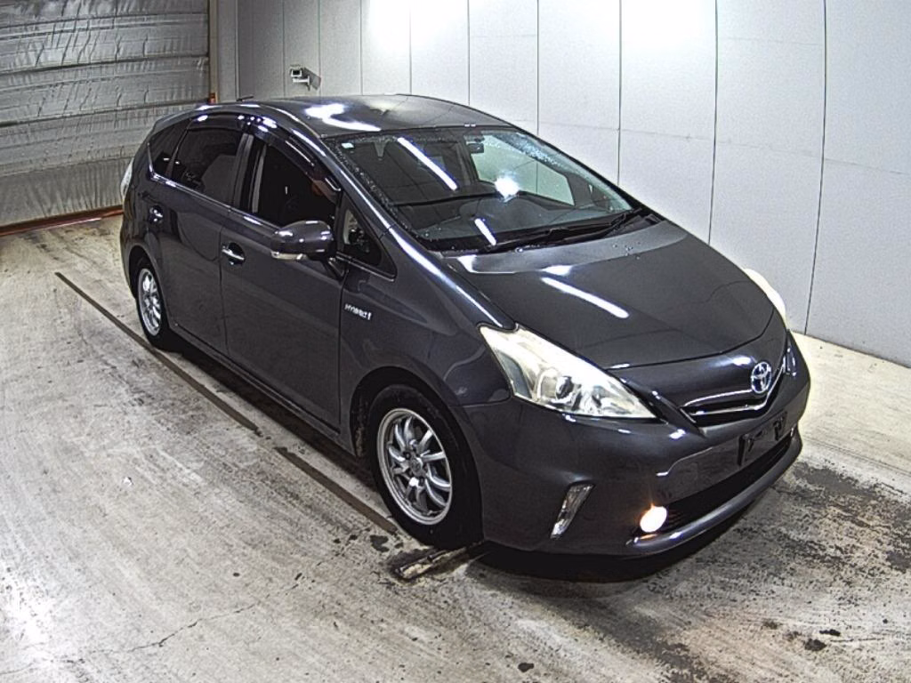 TOYOTA PRIUS ALPHA
