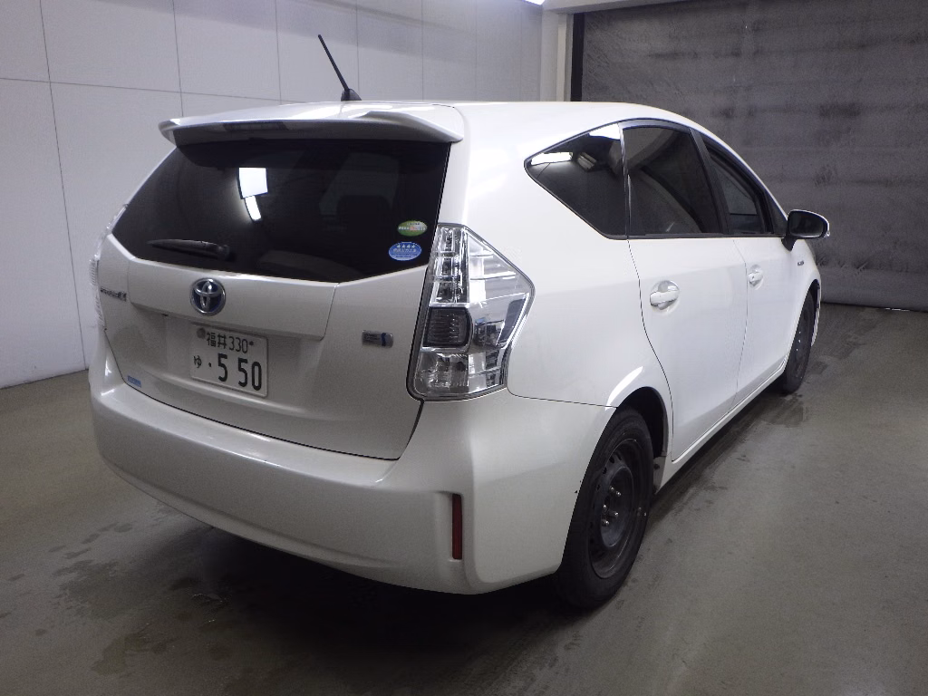 TOYOTA PRIUS ALPHA