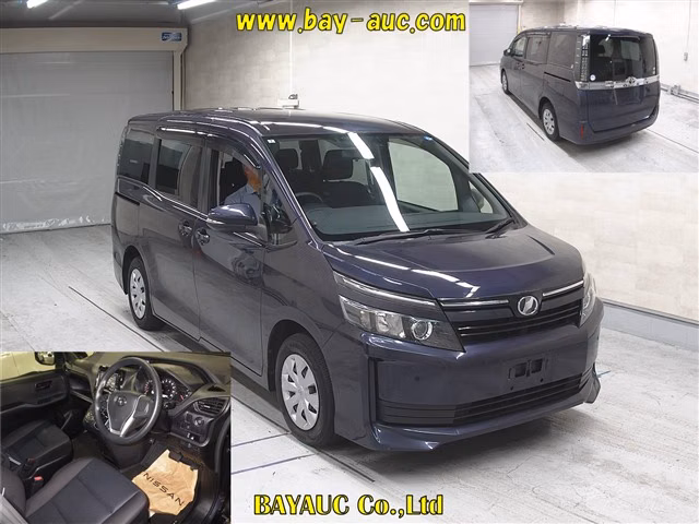 TOYOTA VOXY