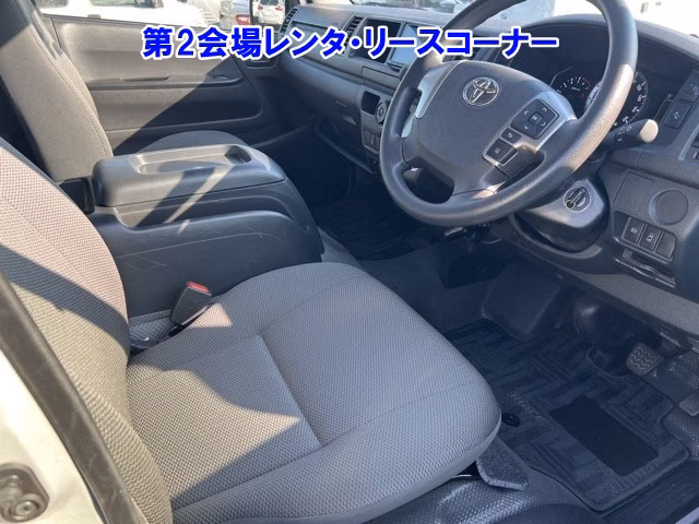 TOYOTA HIACE