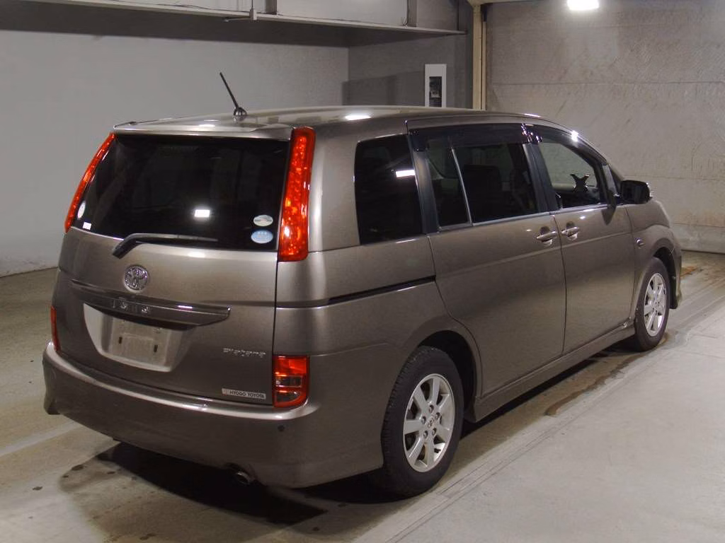 TOYOTA ISIS