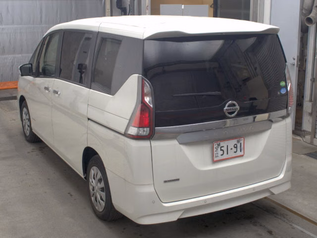 NISSAN SERENA