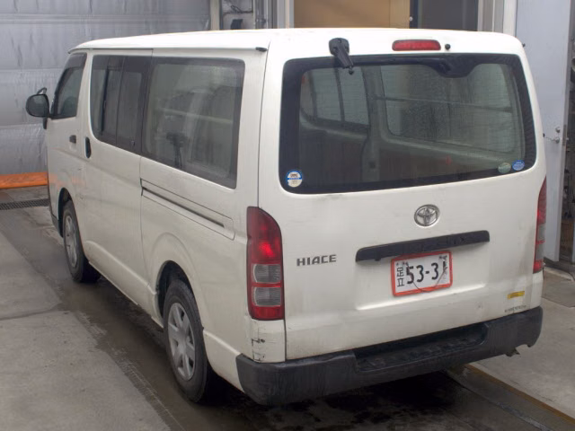 TOYOTA REGIUS ACE