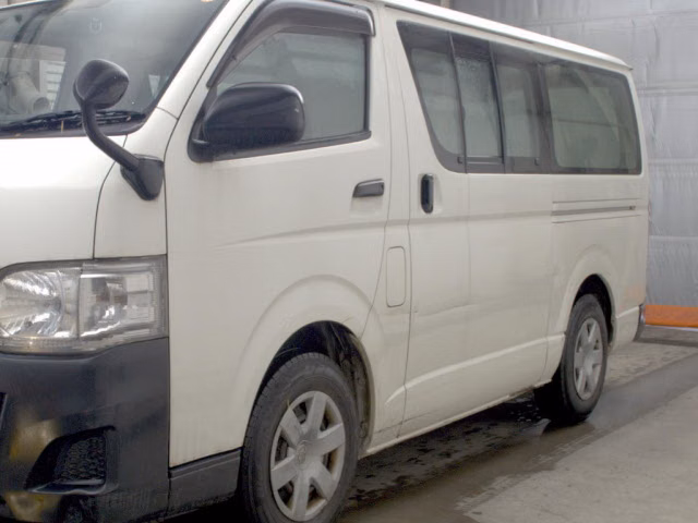 TOYOTA REGIUS ACE
