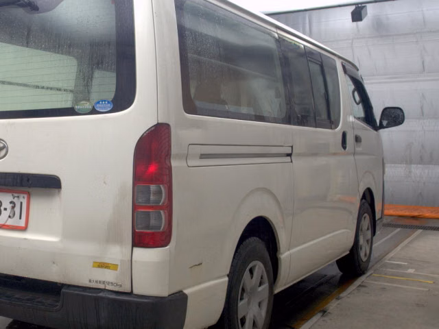 TOYOTA REGIUS ACE