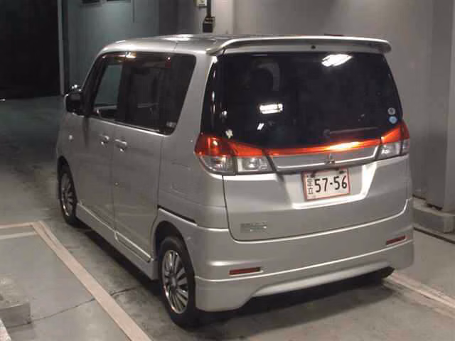 MITSUBISHI DELICA D:2